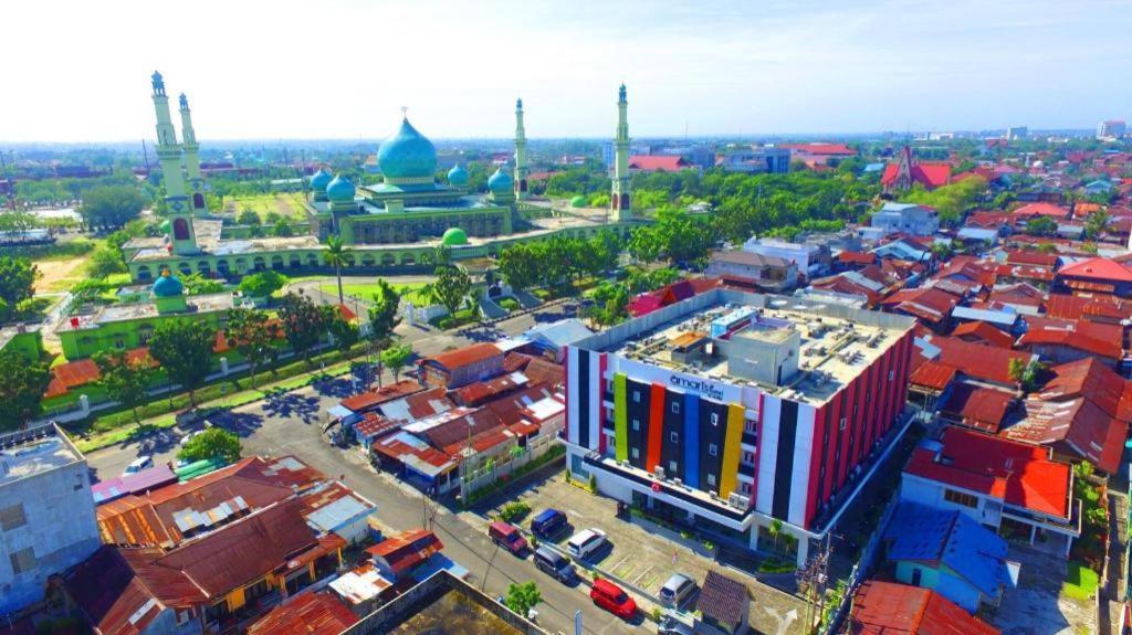 Amaris Hotel Pekanbaru Exterior foto